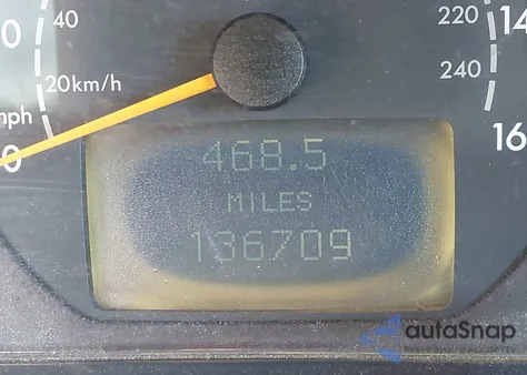 2001 Mercedes-Benz Clk 320 из США, поврежденный, VIN WDBLK65G81T063412